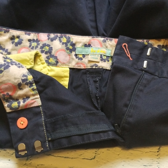 Boden Navy Khaki Capris - Picture 5 of 8